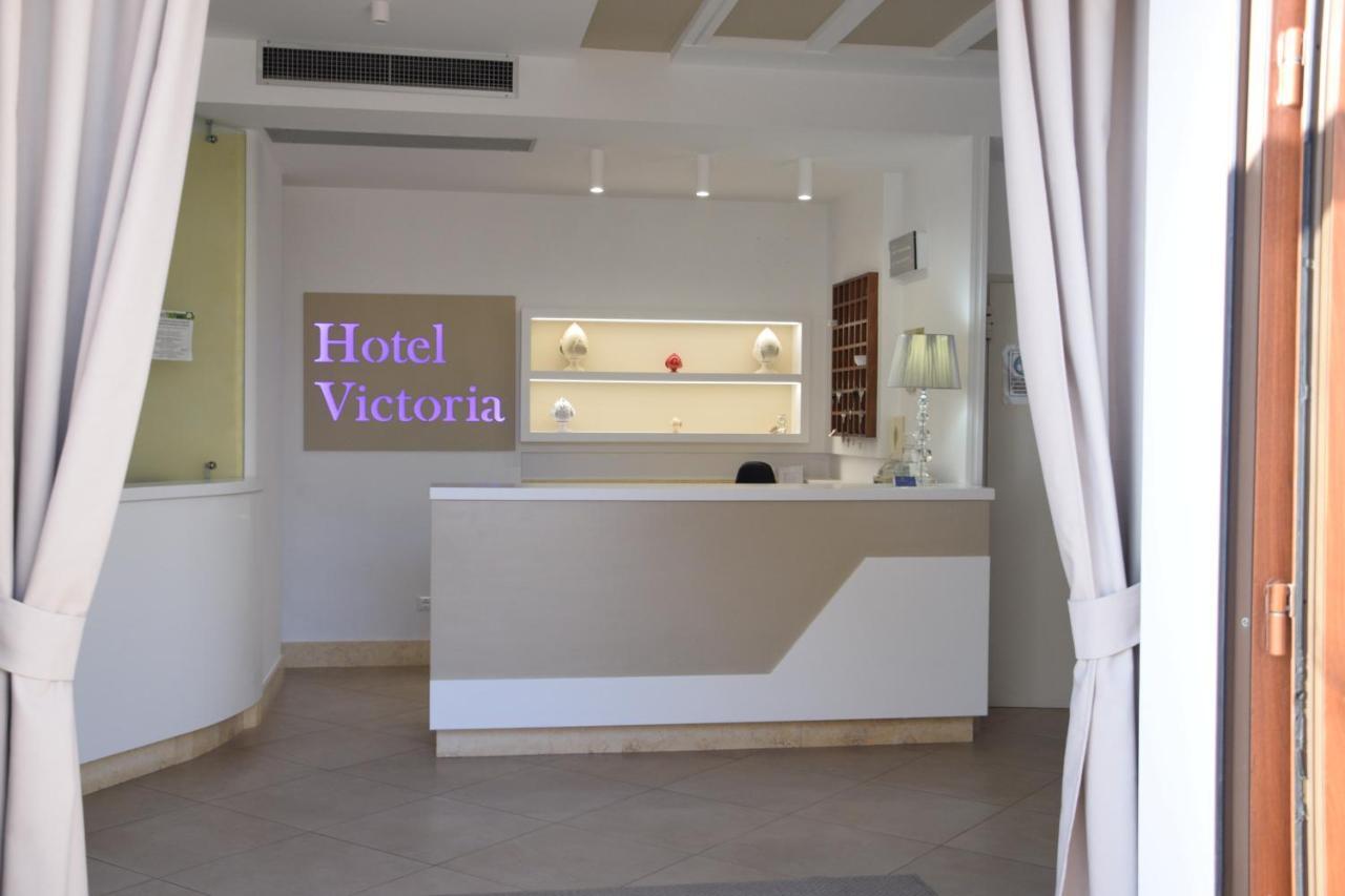 Hotel Victoria トッレ・サンタ・サビーナ エクステリア 写真